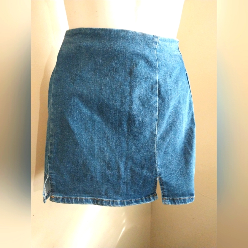 Medium Womens jean skirt